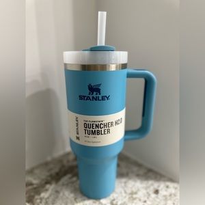 NEW Stanley - The Flowstate Quencher H2.0 Tumbler 40 OZ - Pool Blue